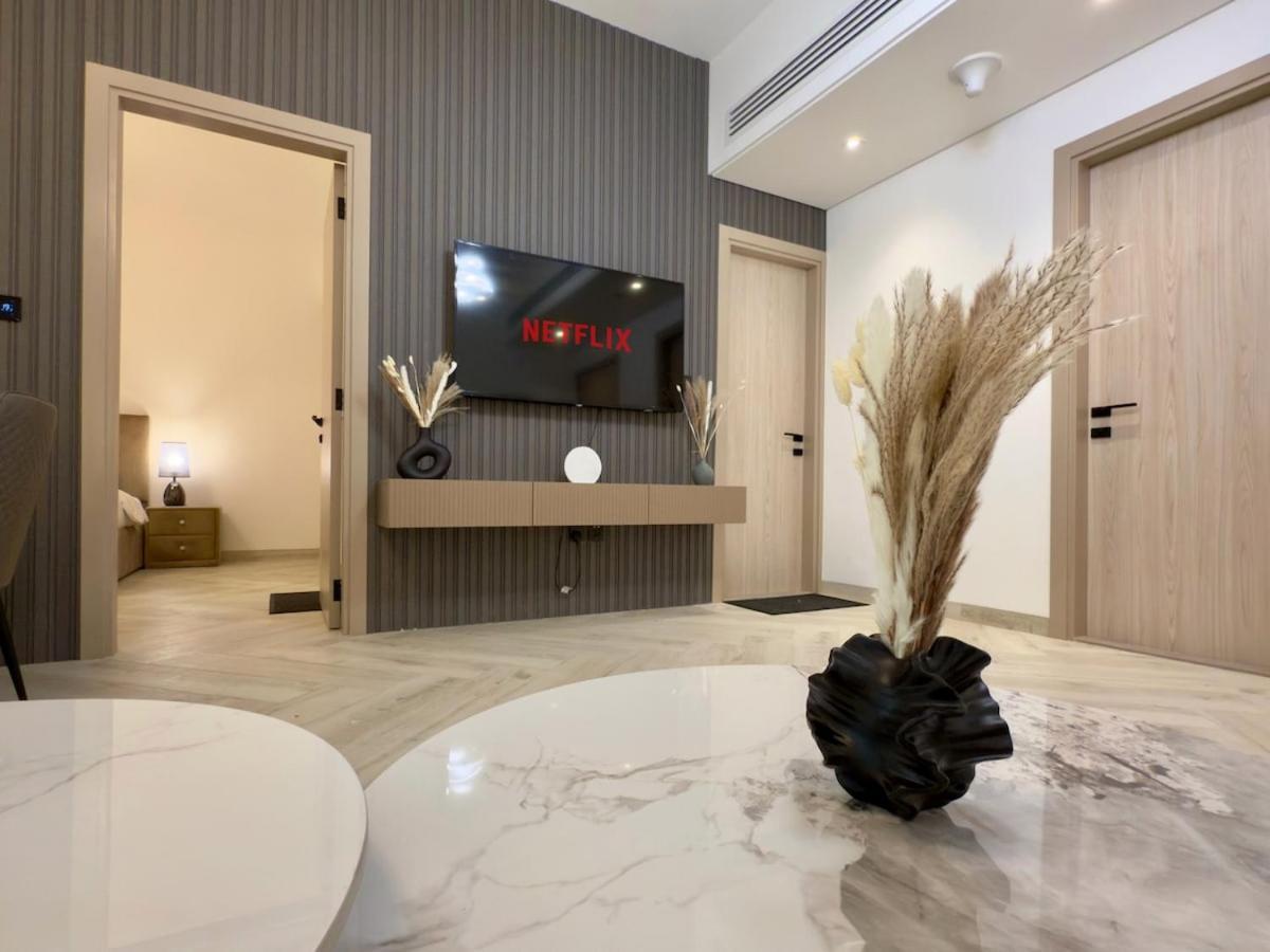 Brand New-fully Furnished Elegant 1br In Jvc Apartment *